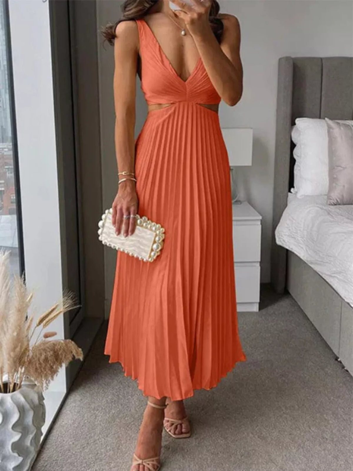 Elegant Pleated Midi Dress Cut-out Details (8)