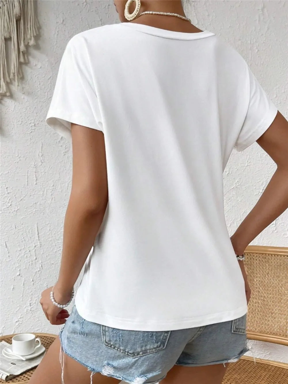 Asymmetric Hem Round Neck T-shirt (8)