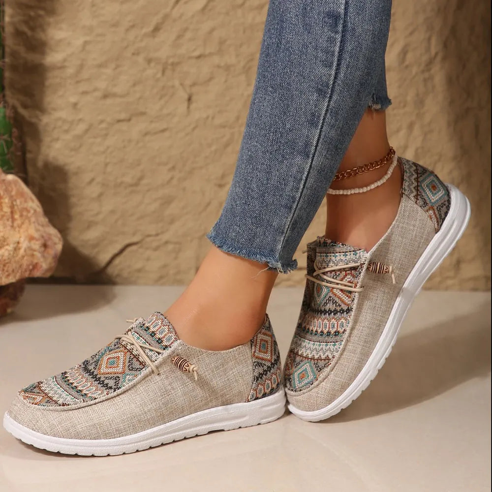 Geometric Round Toe Flat Slip-ons (3)