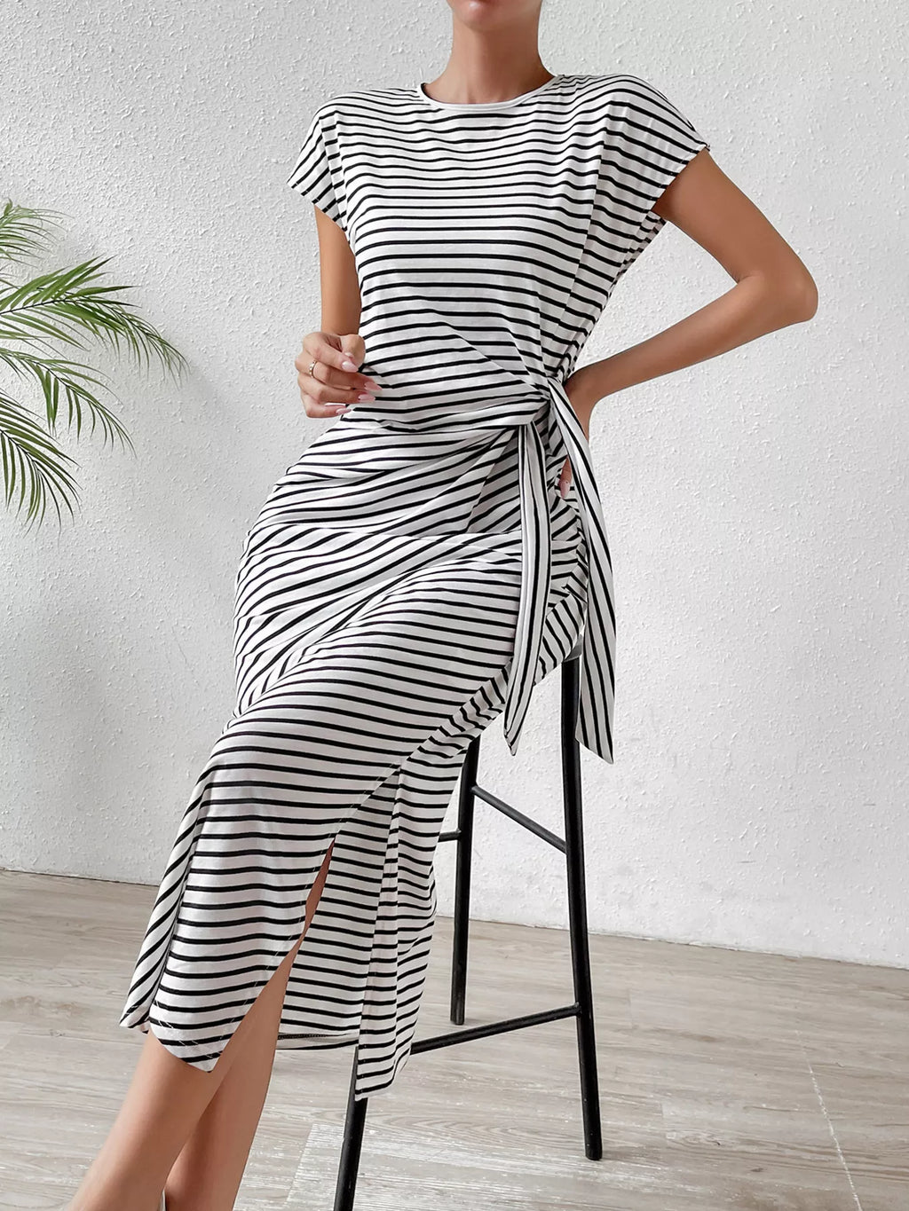 Striped Tie-waist Midi Dress (5)