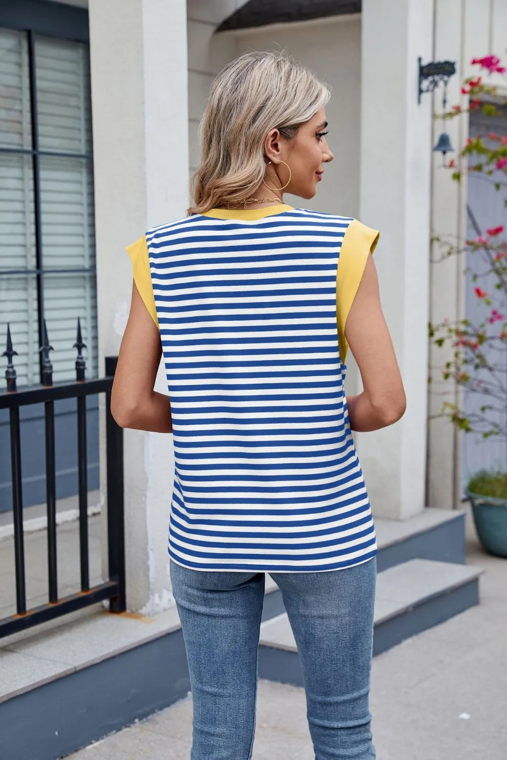 Contrast Striped Round Neck T-shirt (4)