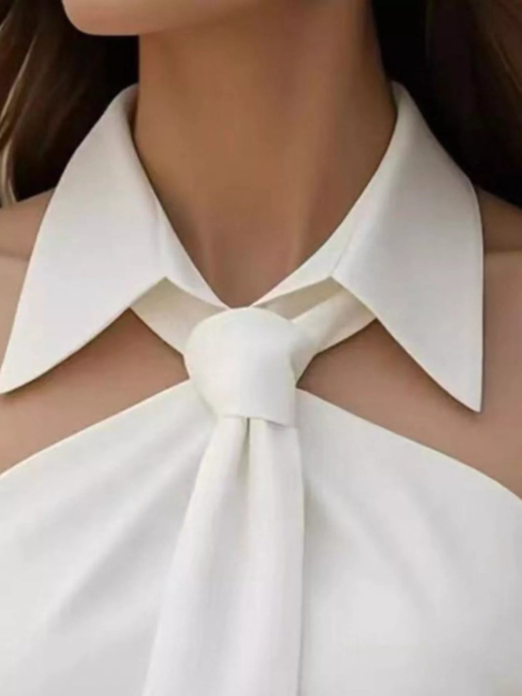 Halter Neck Sleeveless Top Tie-front Collar Detail (4)
