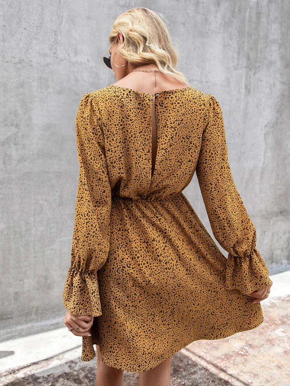 Decorative Button V-neck Flounce Sleeve Dress (6)