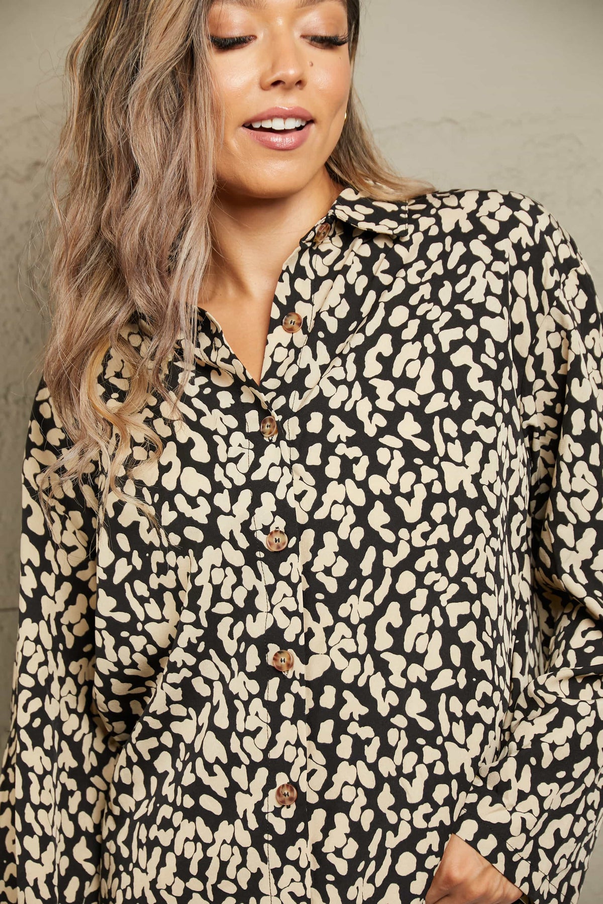 Leopard Roll-tap Sleeve Shirt (5)