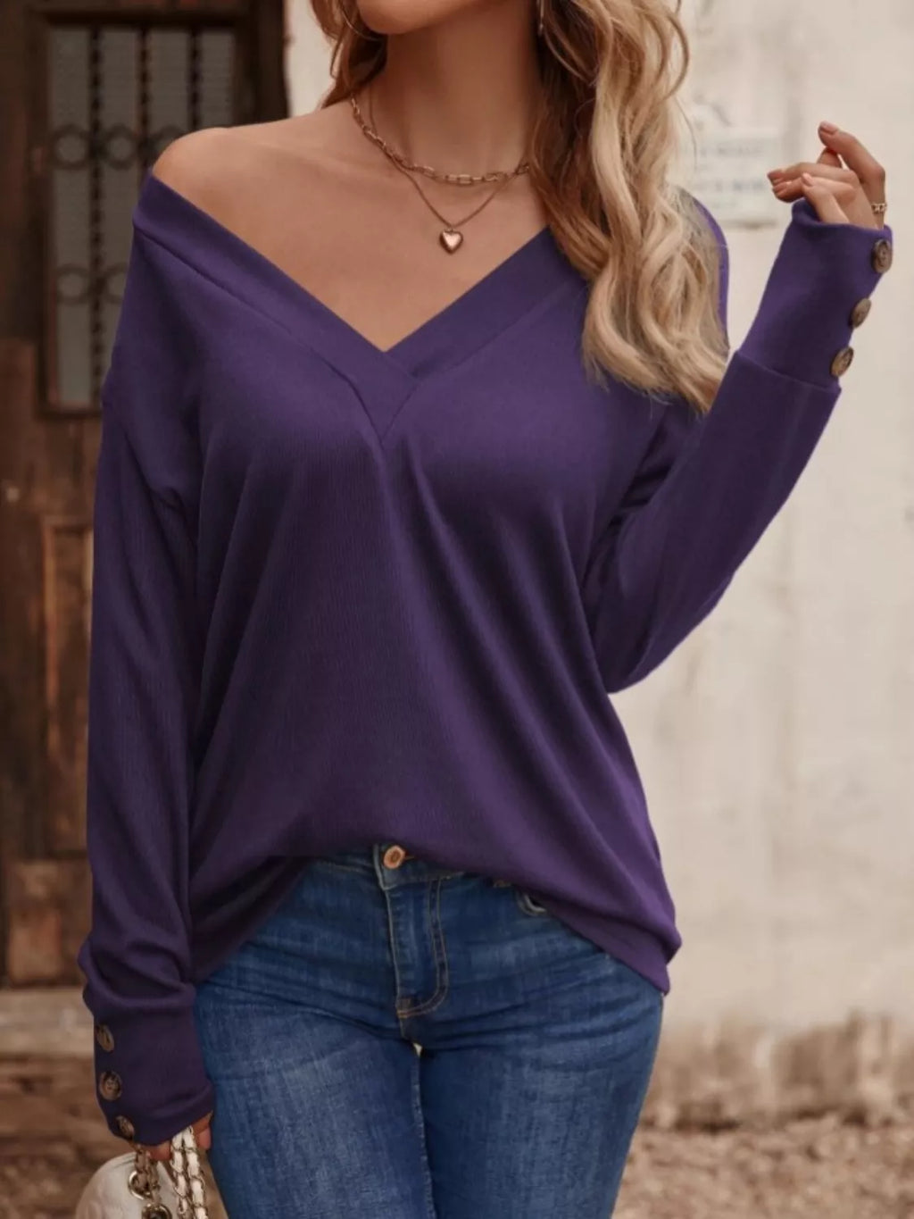 V-neck Long Sleeve T-shirt (25)