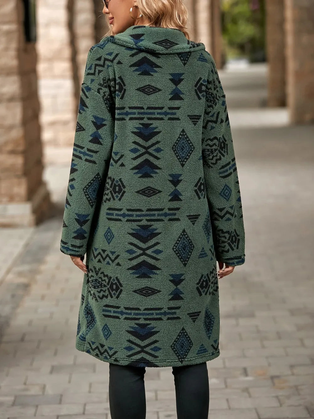 Geometric Pocketed Dropped Shoulder Coat (12)