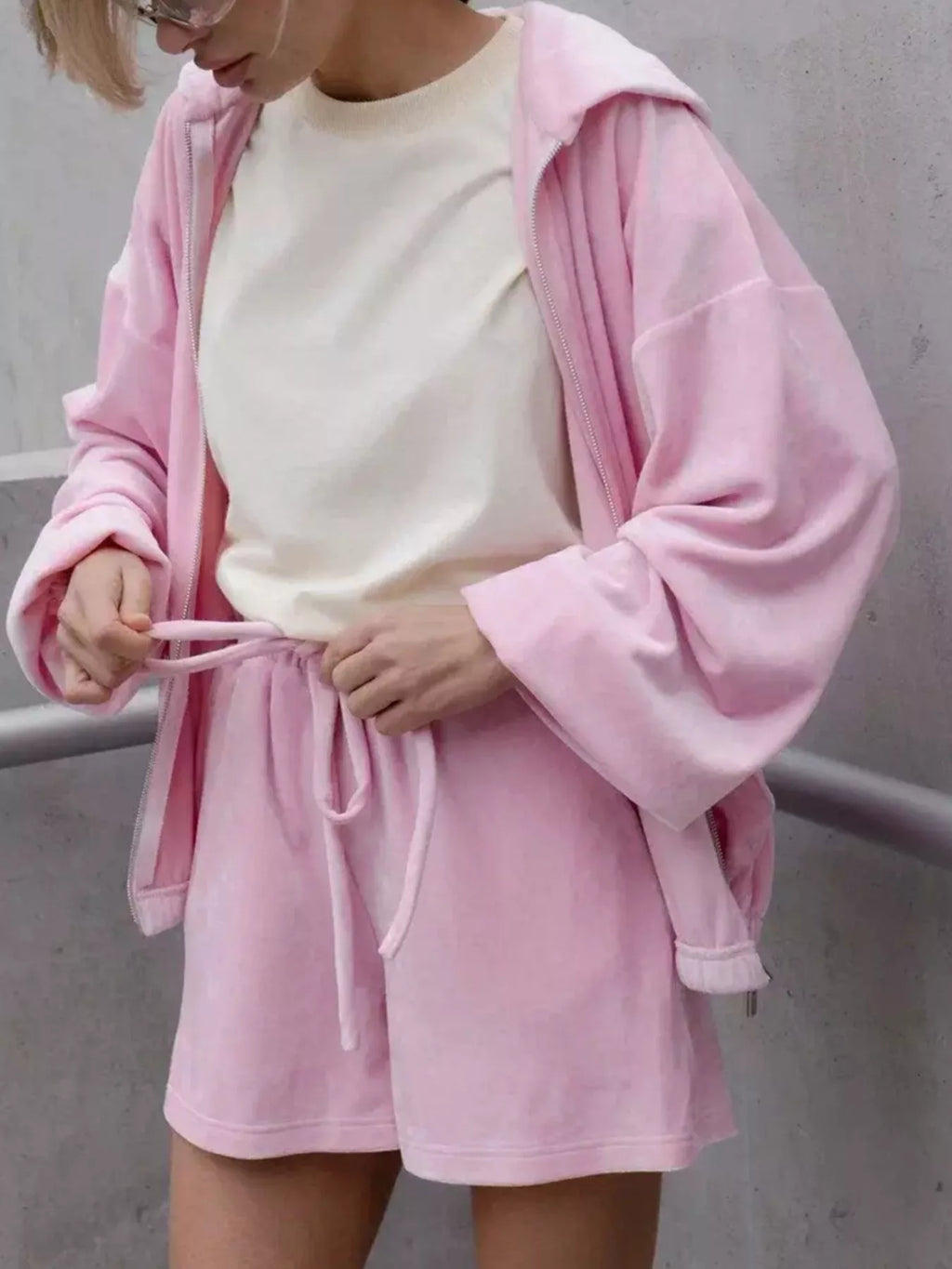 Zip Up Hooded Outerwear Shorts Set (17)