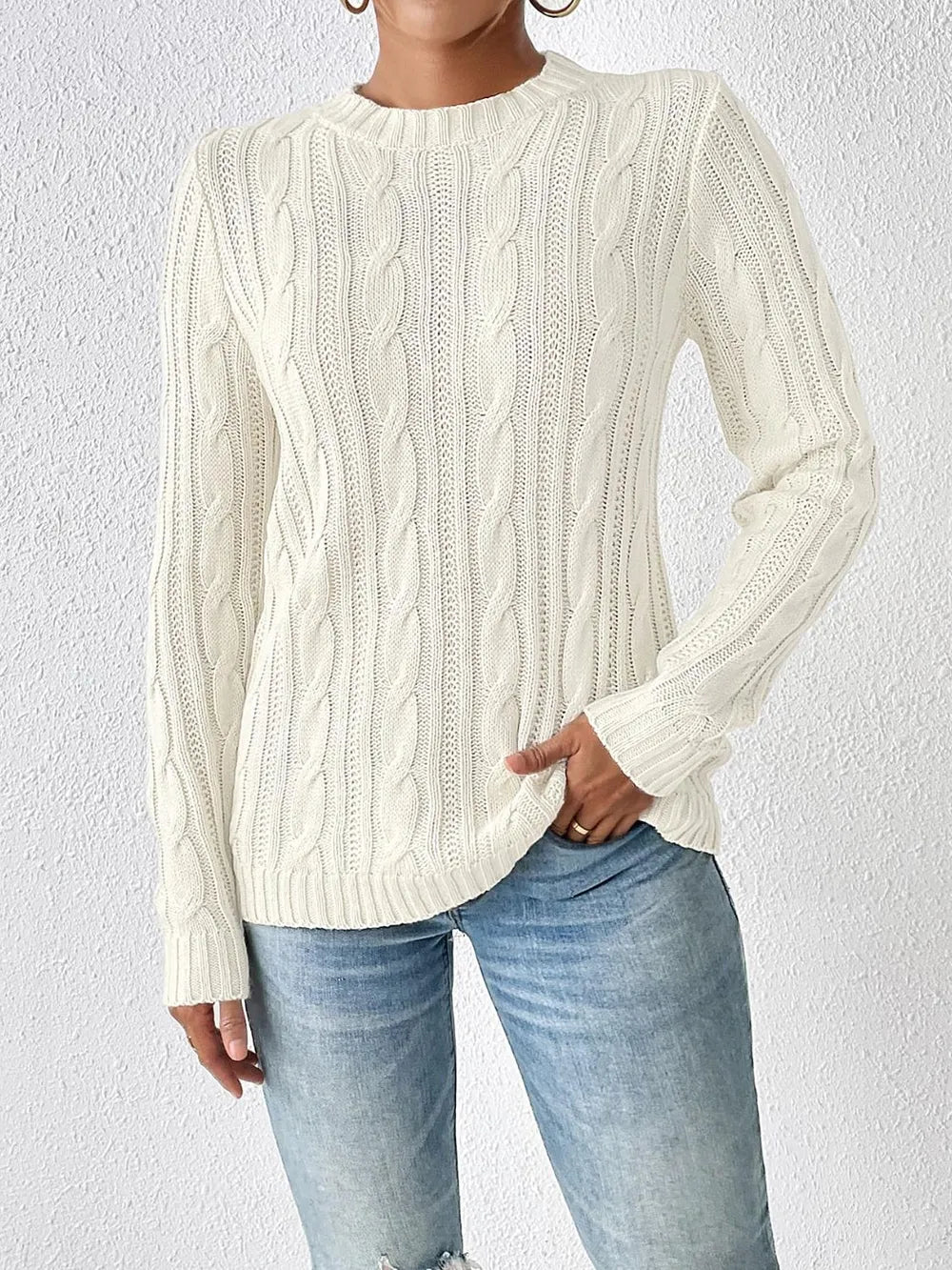 Cable-knit Round Neck Sweater (3)