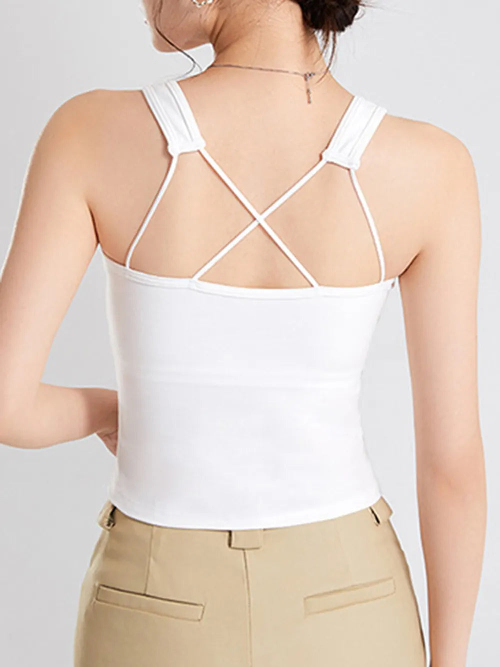 Crisscross Scoop Neck Wide Strap Cropped Tank Chest Pads (7)