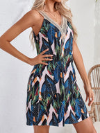 Lace Detail Printed V-neck Sleeveless Dress (5)