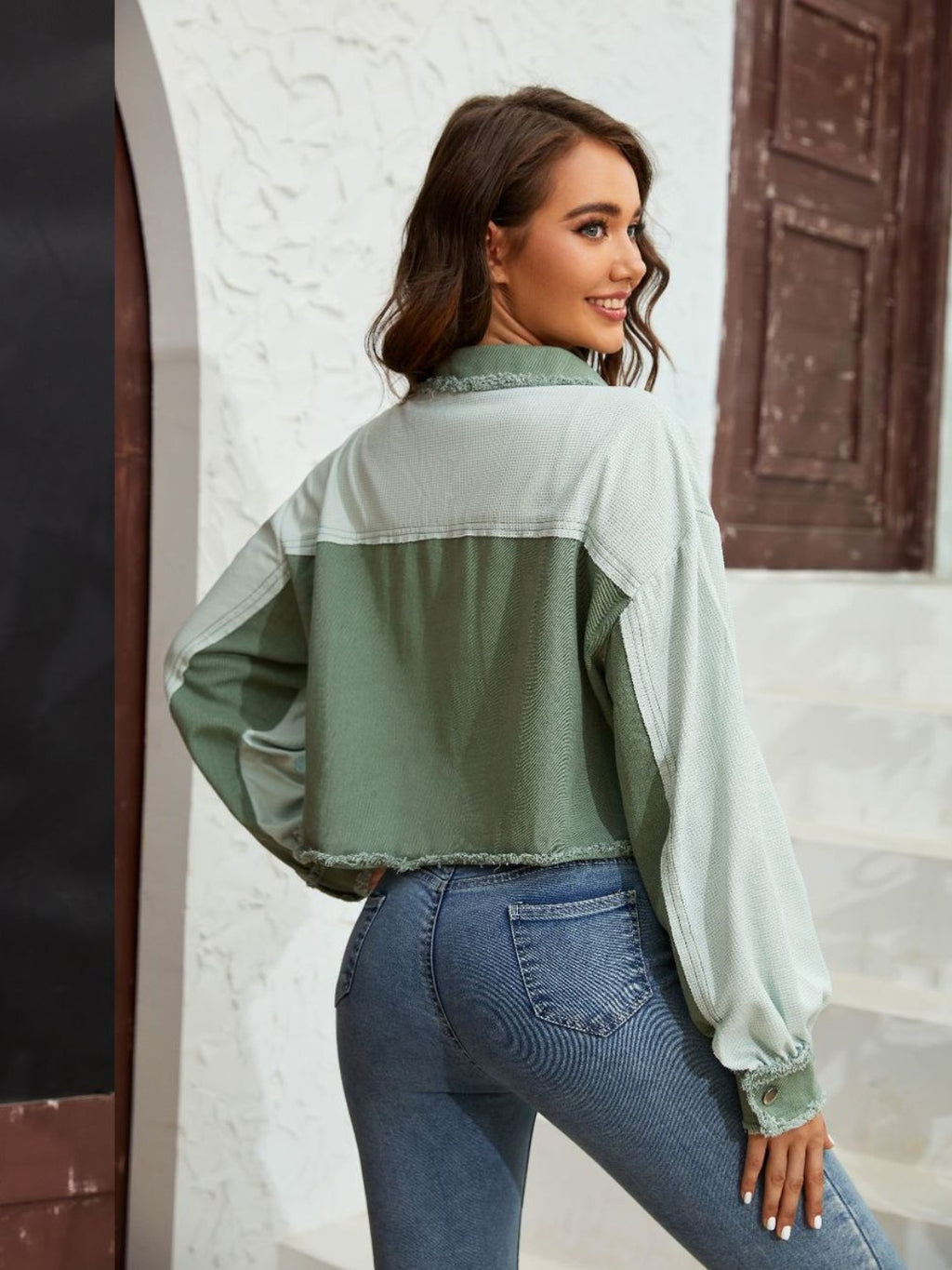 Block Crop Jacket Pockets (7)