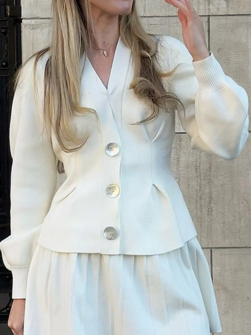 Button-up V-neck Knit Cardigan (2)