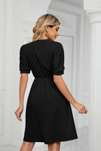 Contrast V-neck Puff Sleeve Pocket Dress (12)