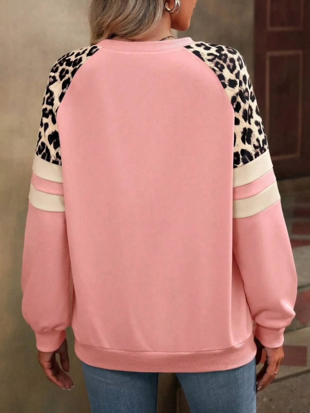 Leopard Round Neck Raglan Sleeve Sweatshirt (23)