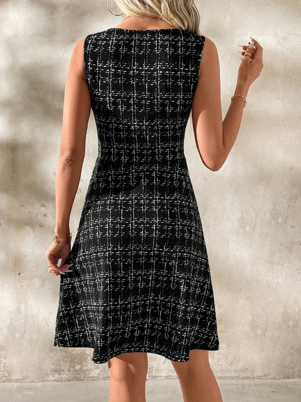 Round Neck Sleeveless Dress (9)