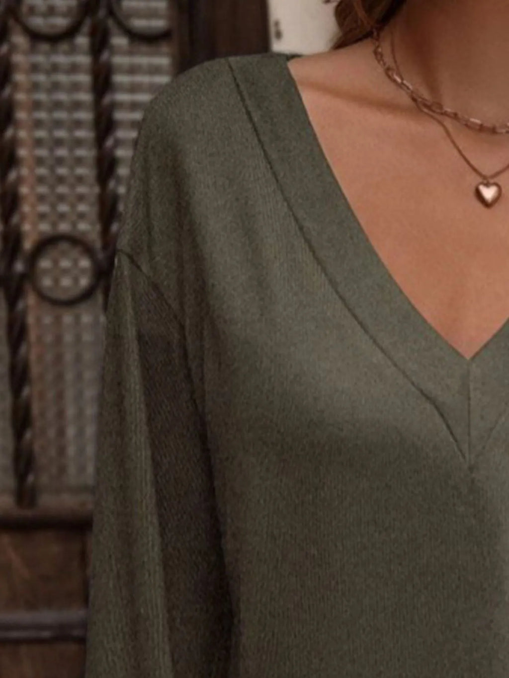 V-neck Long Sleeve T-shirt (8)