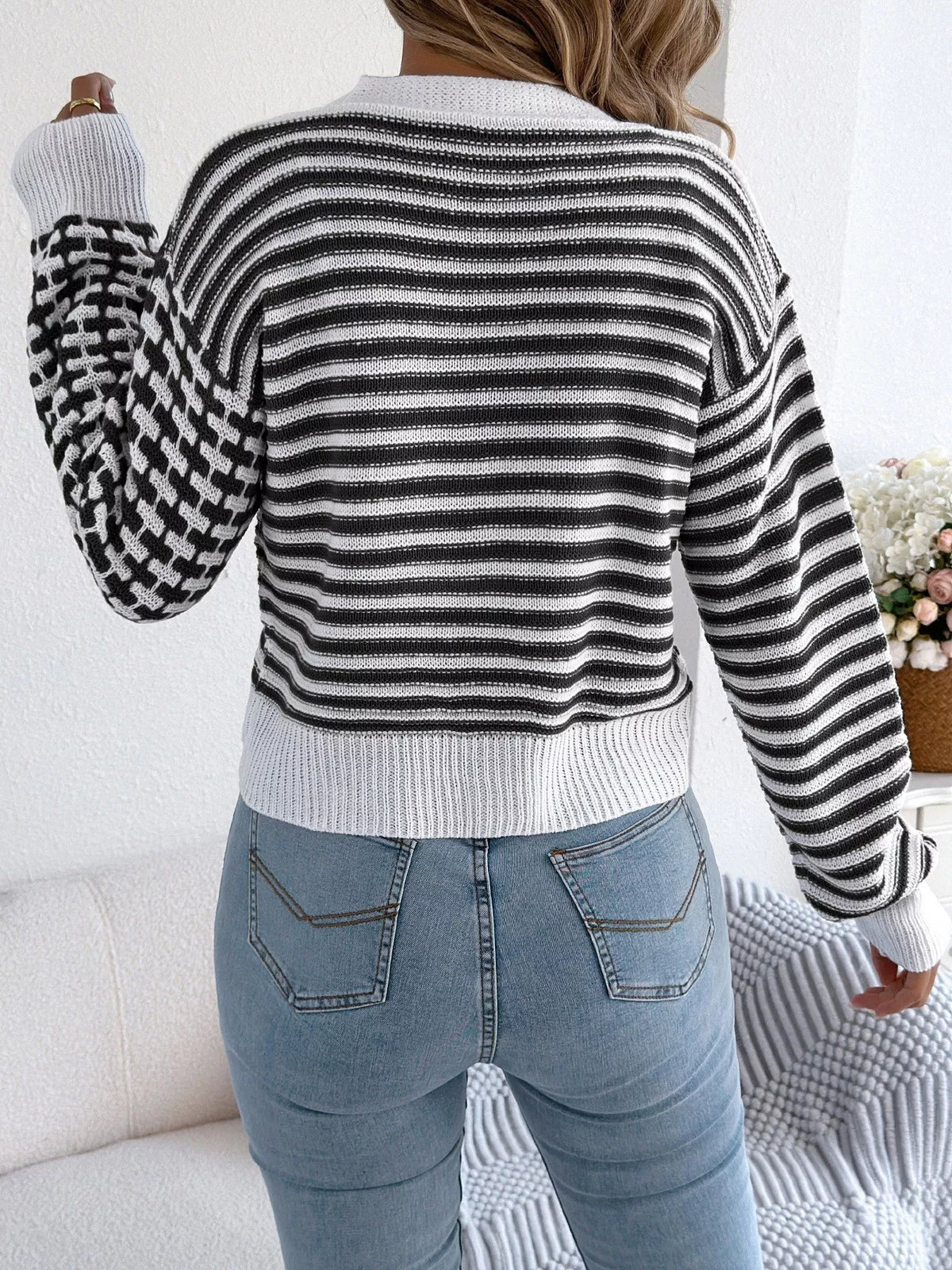 Striped Button-up Cropped Cardigan (8)