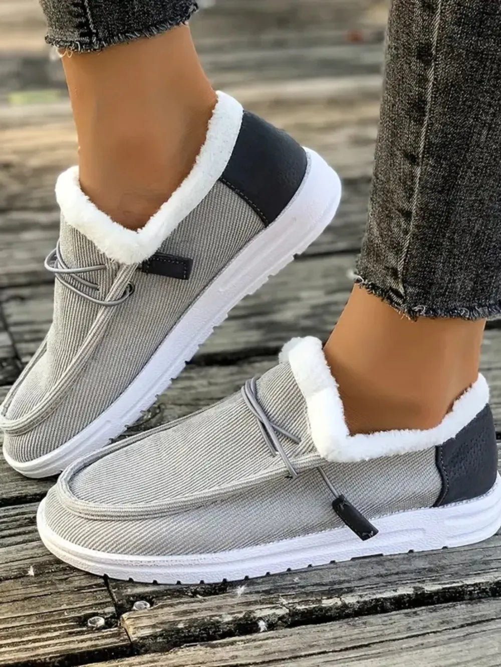 Fluff Round Toe Flat Slip-ons (5)