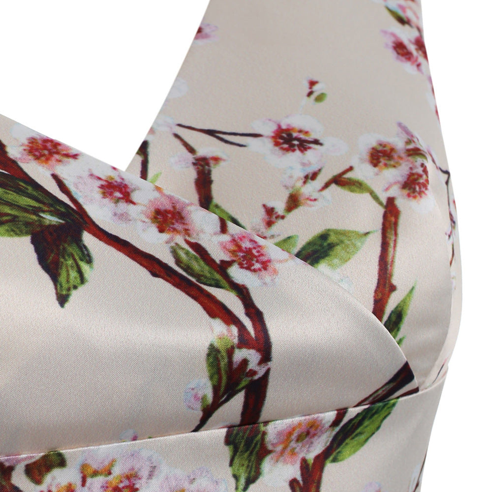 Sleeveless V-neck Dress photo 2