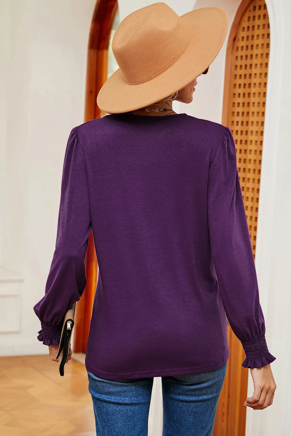 V-neck Long Sleeve T-shirt (20)