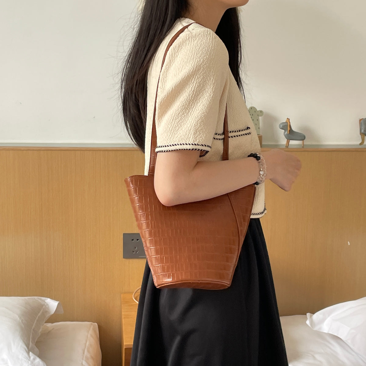 Stone Pattern Commuter Shoulder Bag Portable Bucket photo 2