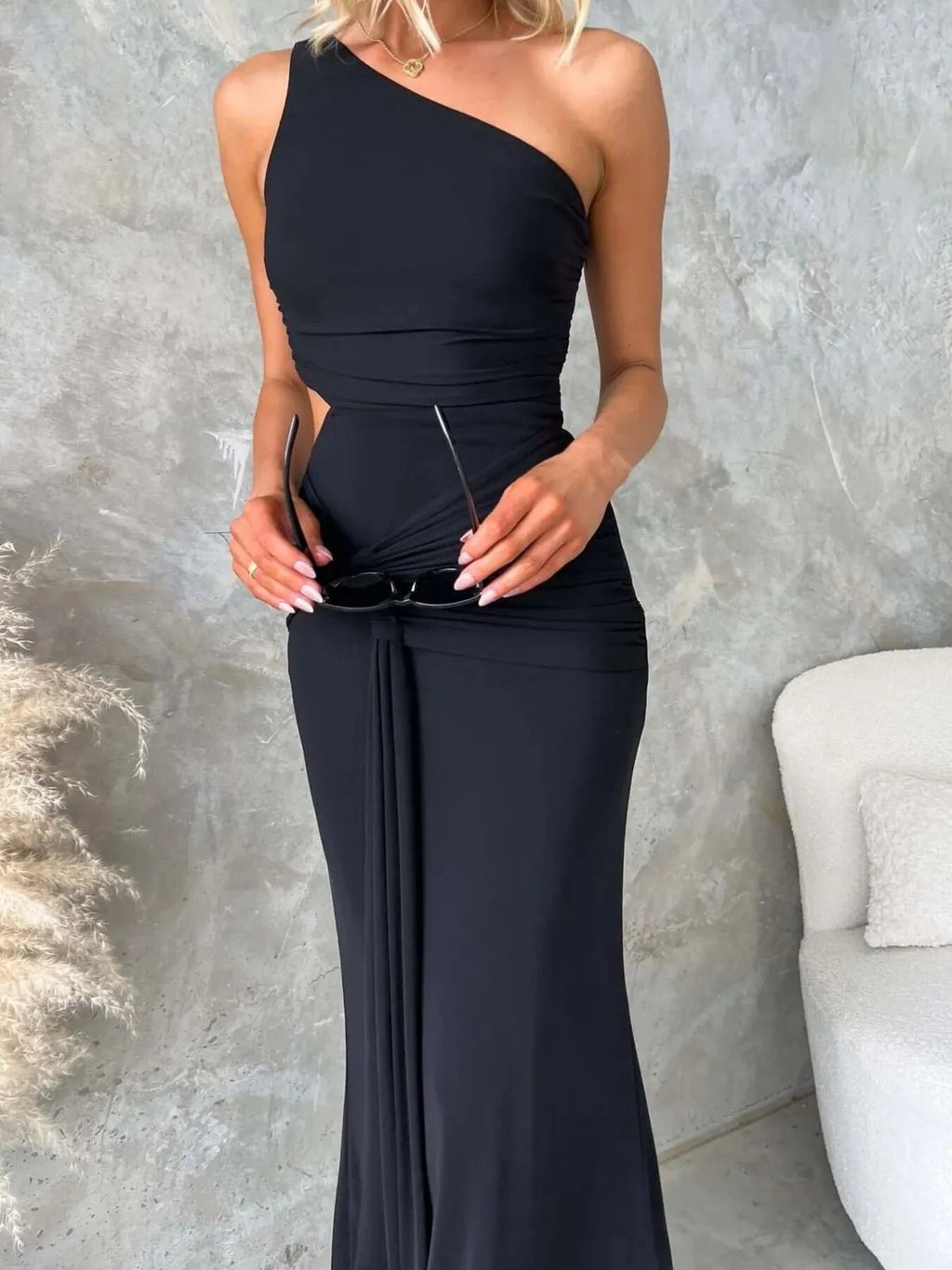 One-shoulder Cutout Bodycon Maxi Dress (2)