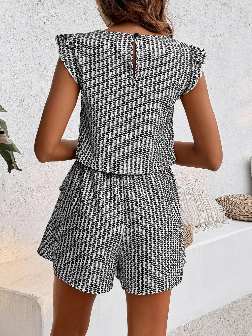 Printed Round Neck Top Layered Shorts Set (23)