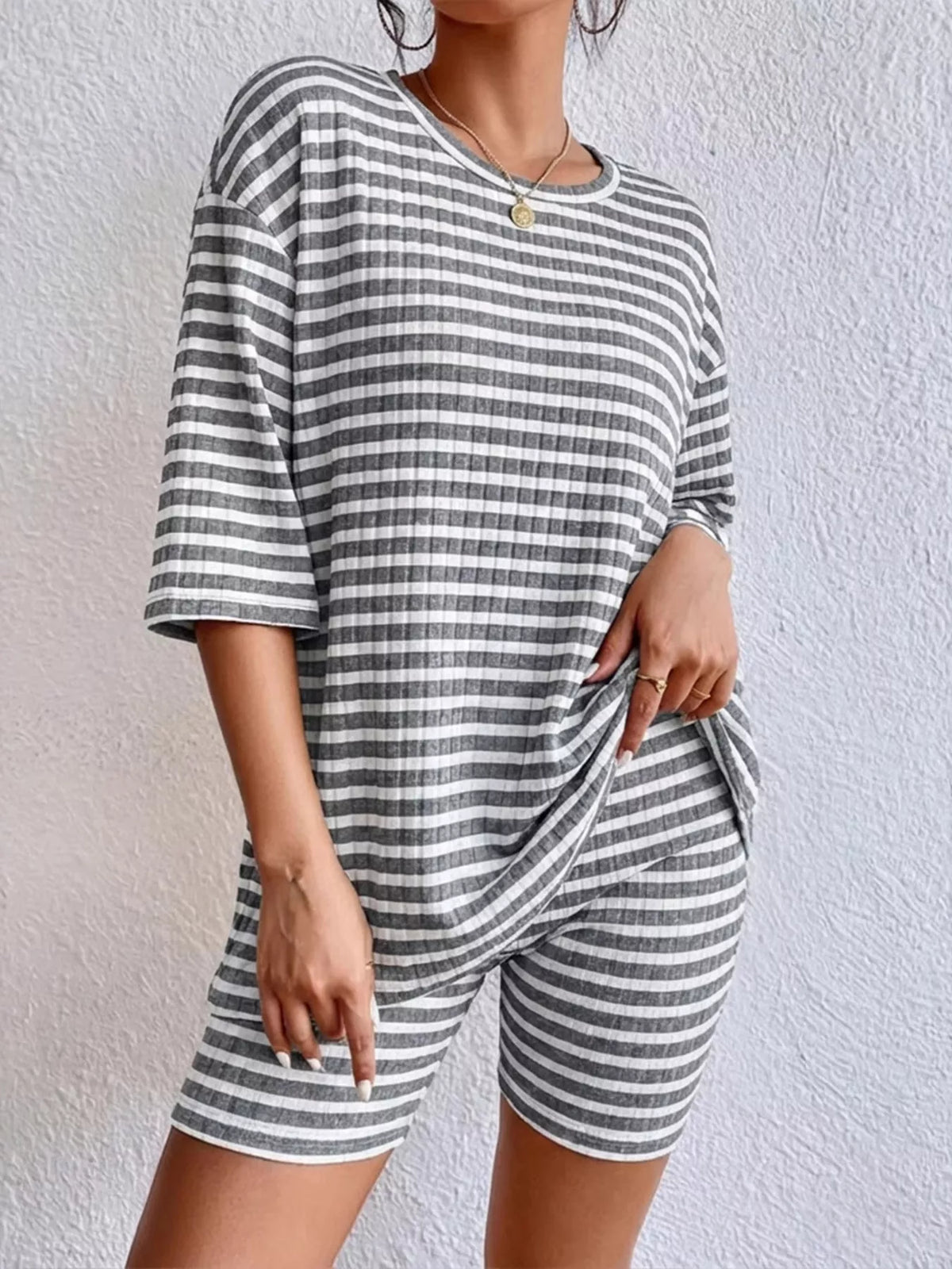 Striped Round Neck Top Shorts Set (21)