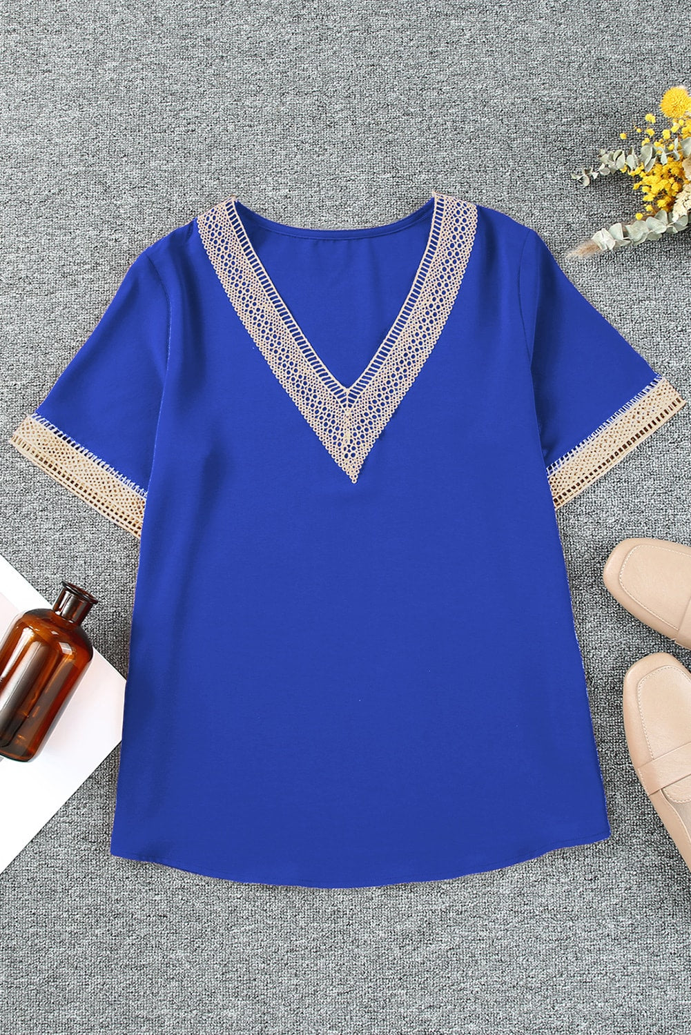 Contrast V-neck Blouse (7)