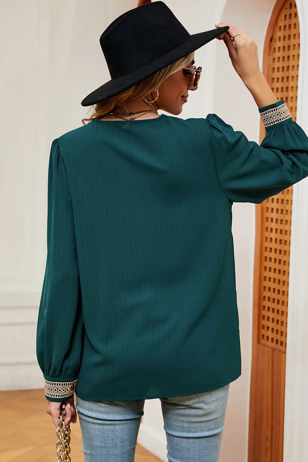 V-neck Long Sleeve T-shirt (15)