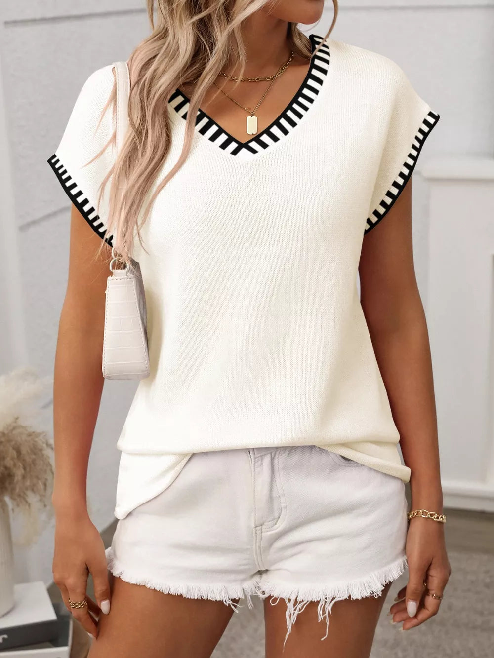 Contrast Trim V-neck Short Sleeve Knit Top