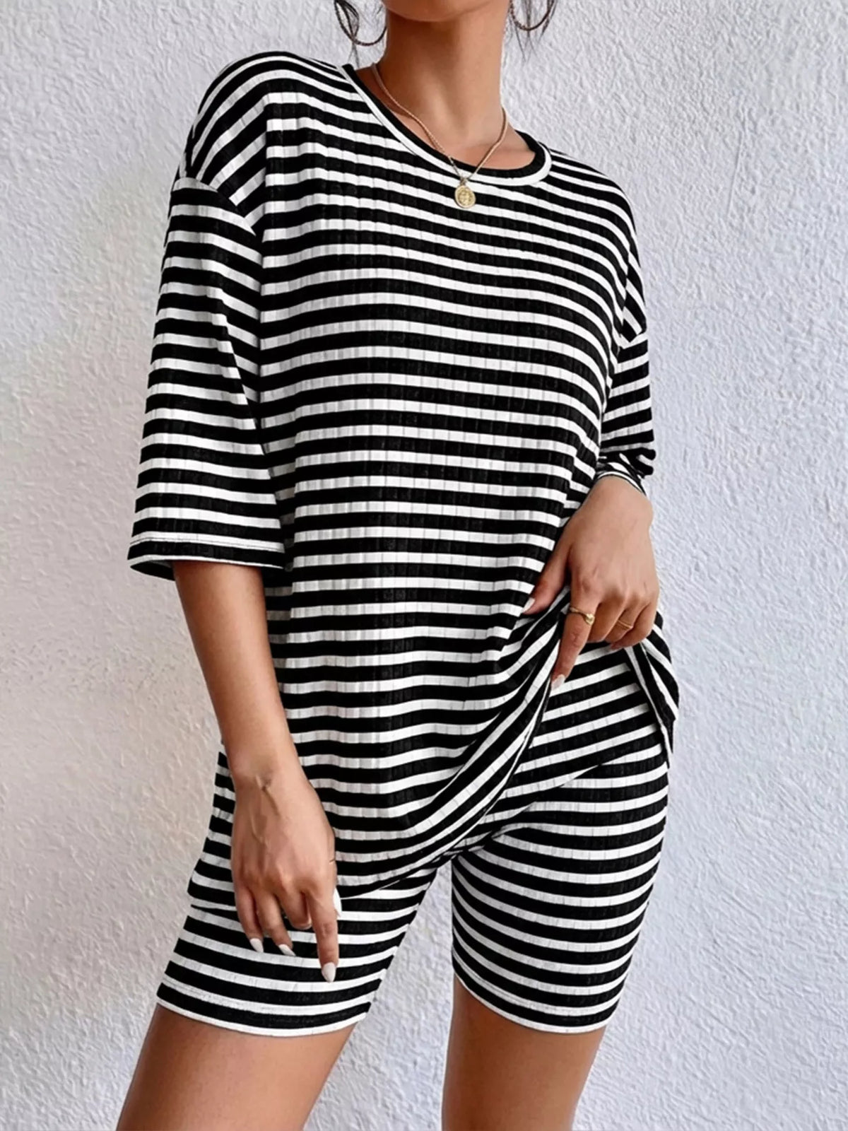 Striped Round Neck Top Shorts Set (6)