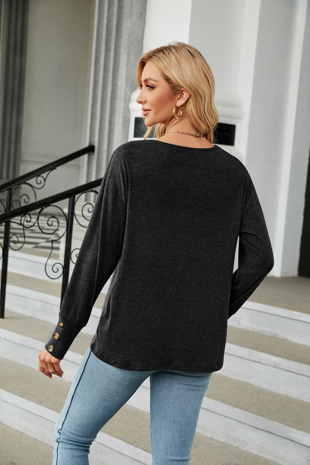 V-neck Long Sleeve T-shirt (9)