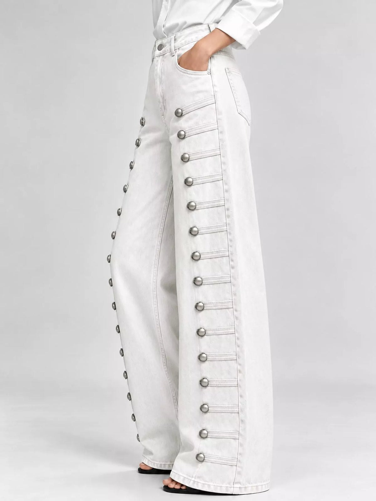 Decorative Button Wide-leg Jeans (12)