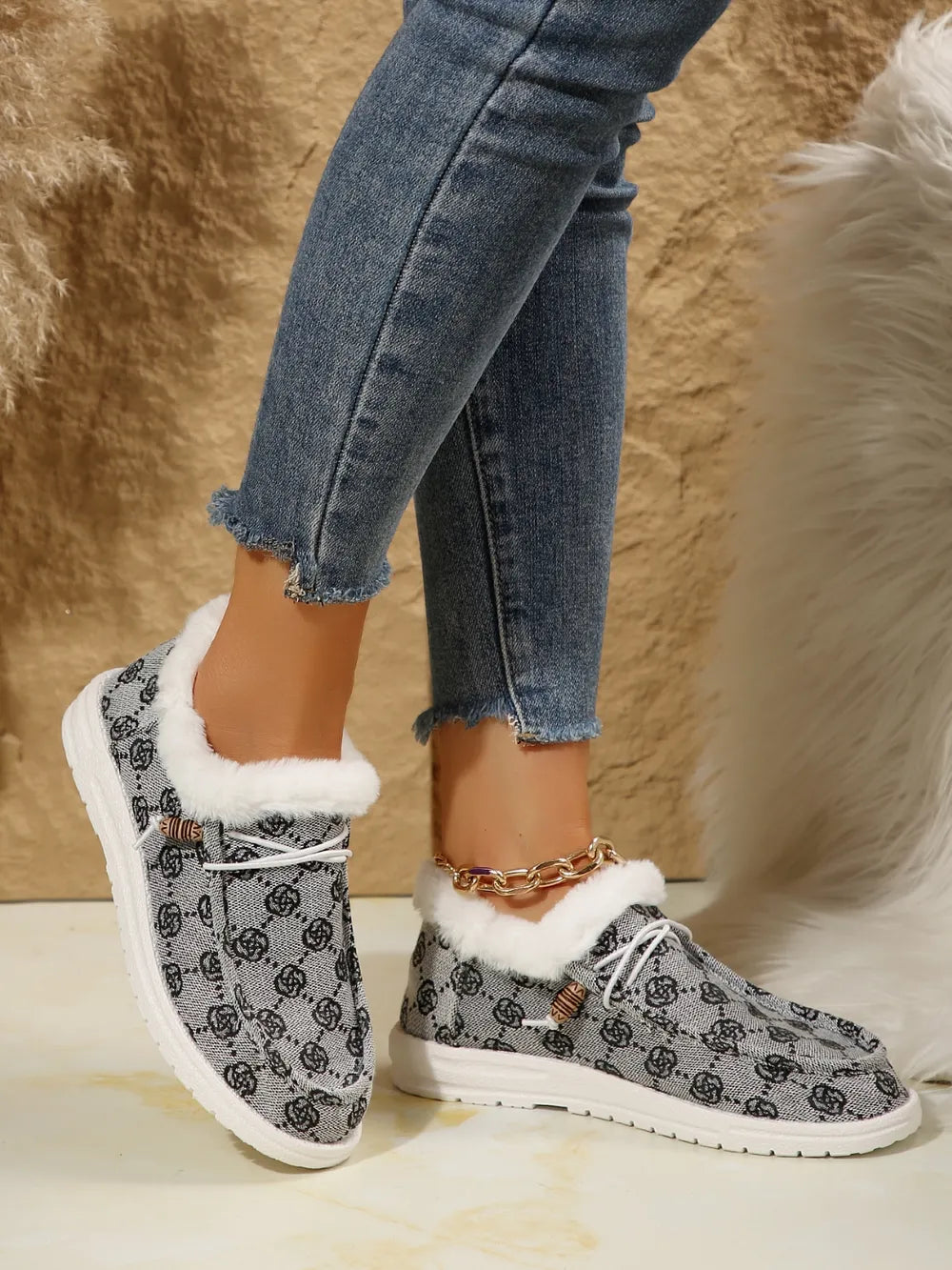 Printed Round Toe Flat Slip-ons (16)