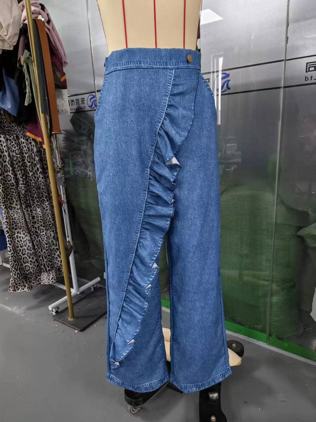 Full Size Ruffled Wide-leg Jeans Plus (5)
