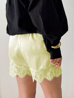 Lace Trim Elastic Waist Shorts (20)