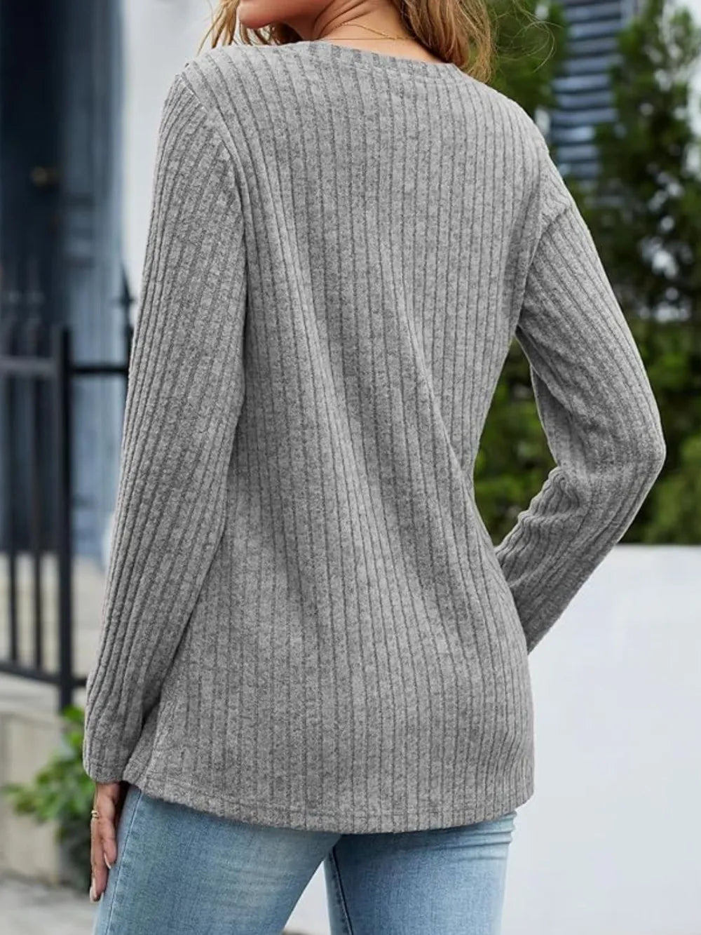 V-neck Long Sleeve T-shirt (19)