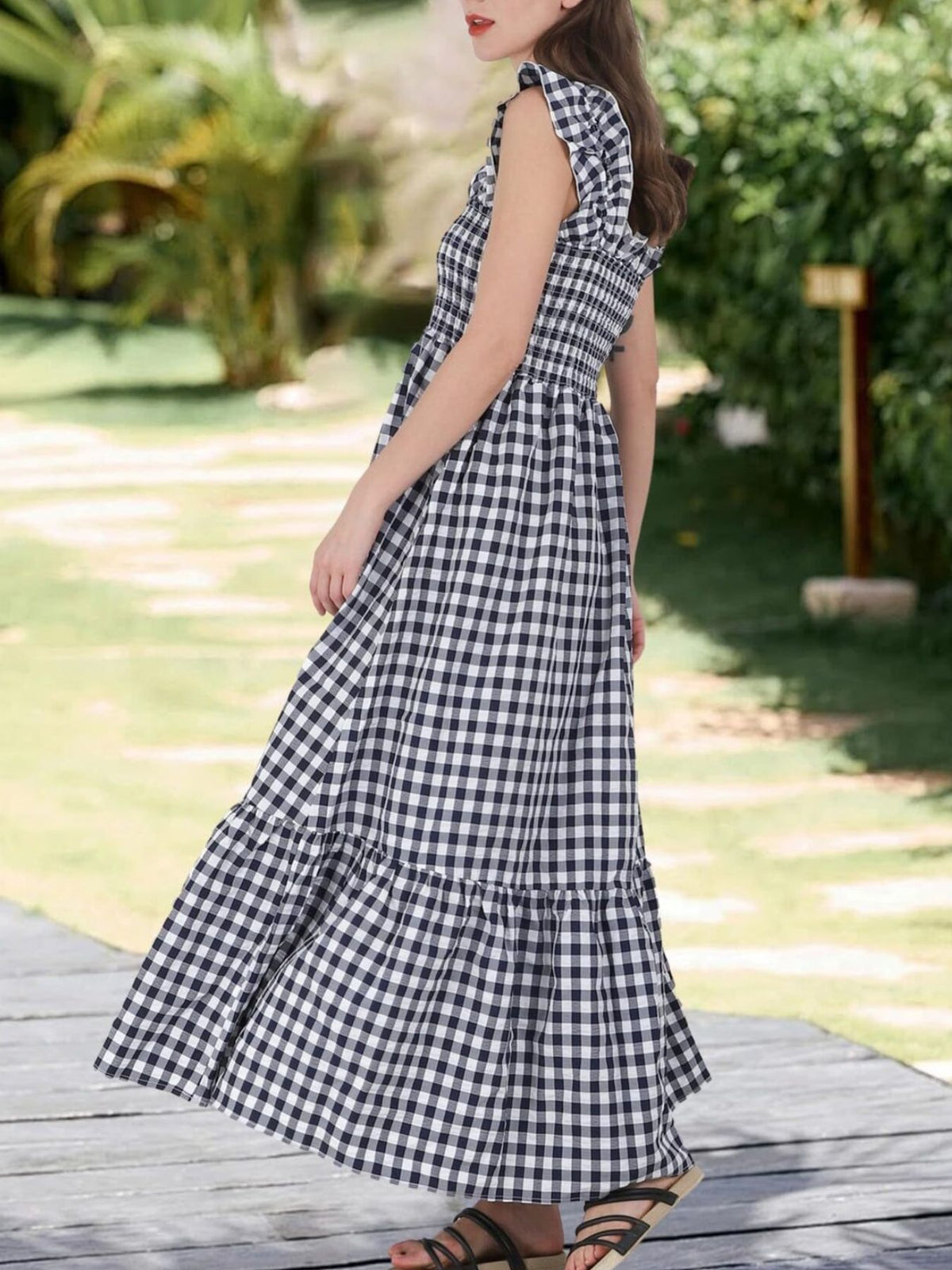 Ruffled Sleeveless Gingham Midi Dress (3)