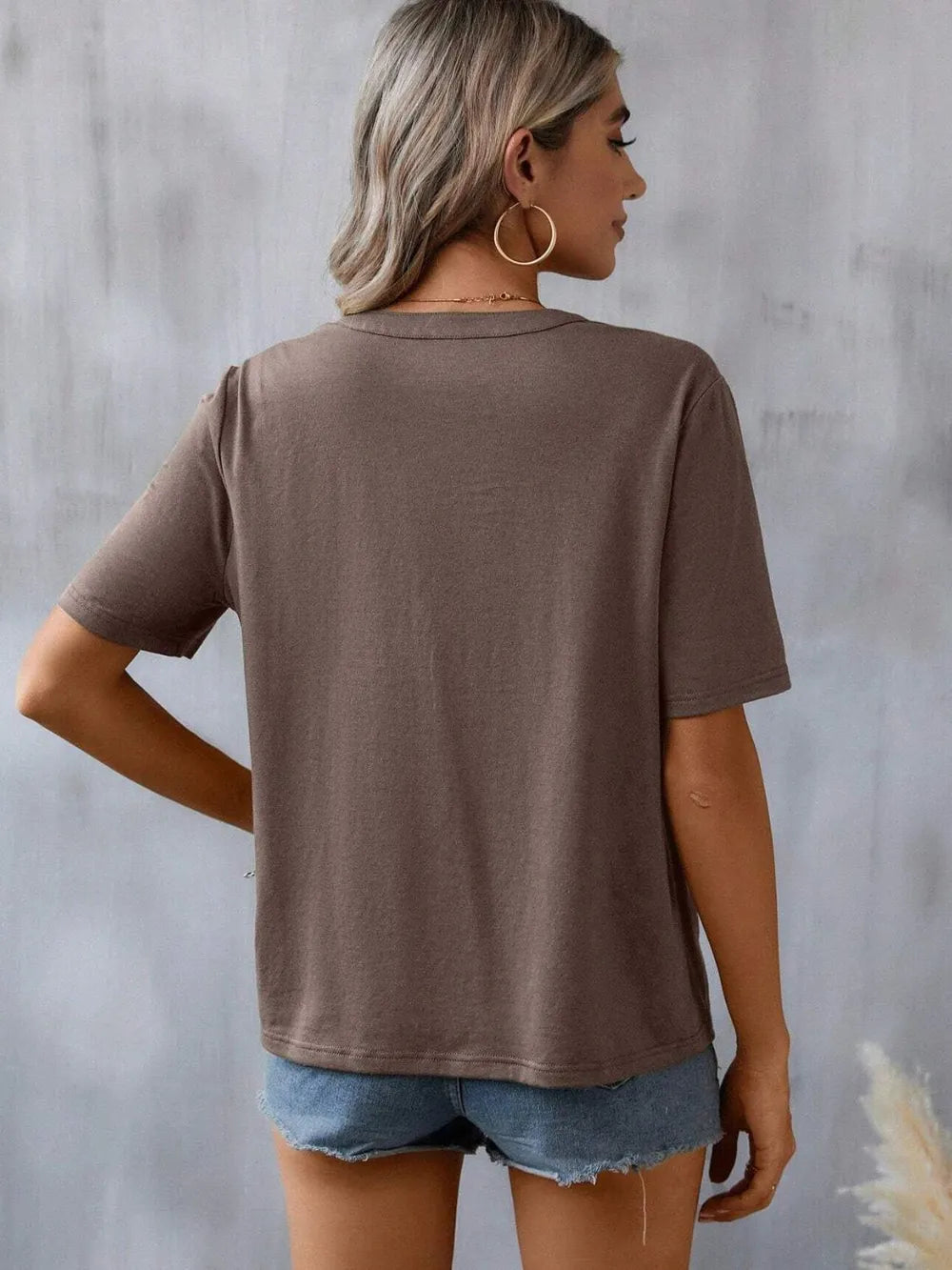 Embroidered Notched Short Sleeve T-shirt (2)