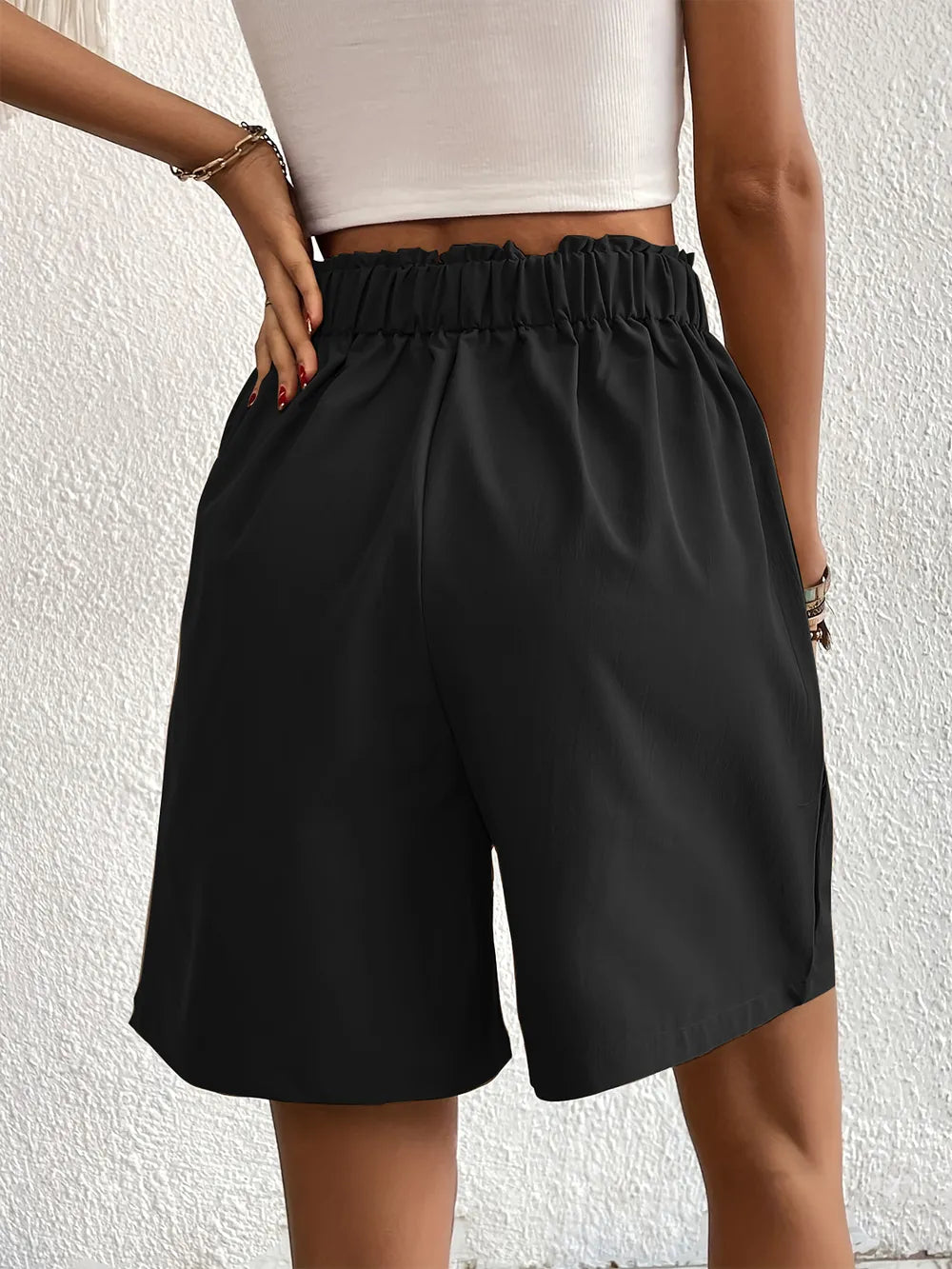 Pocketed Half Elastic Waist Shorts (2)