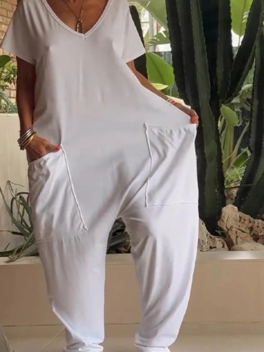 Loose V-neck Wide Leg Jumpsuit (3)