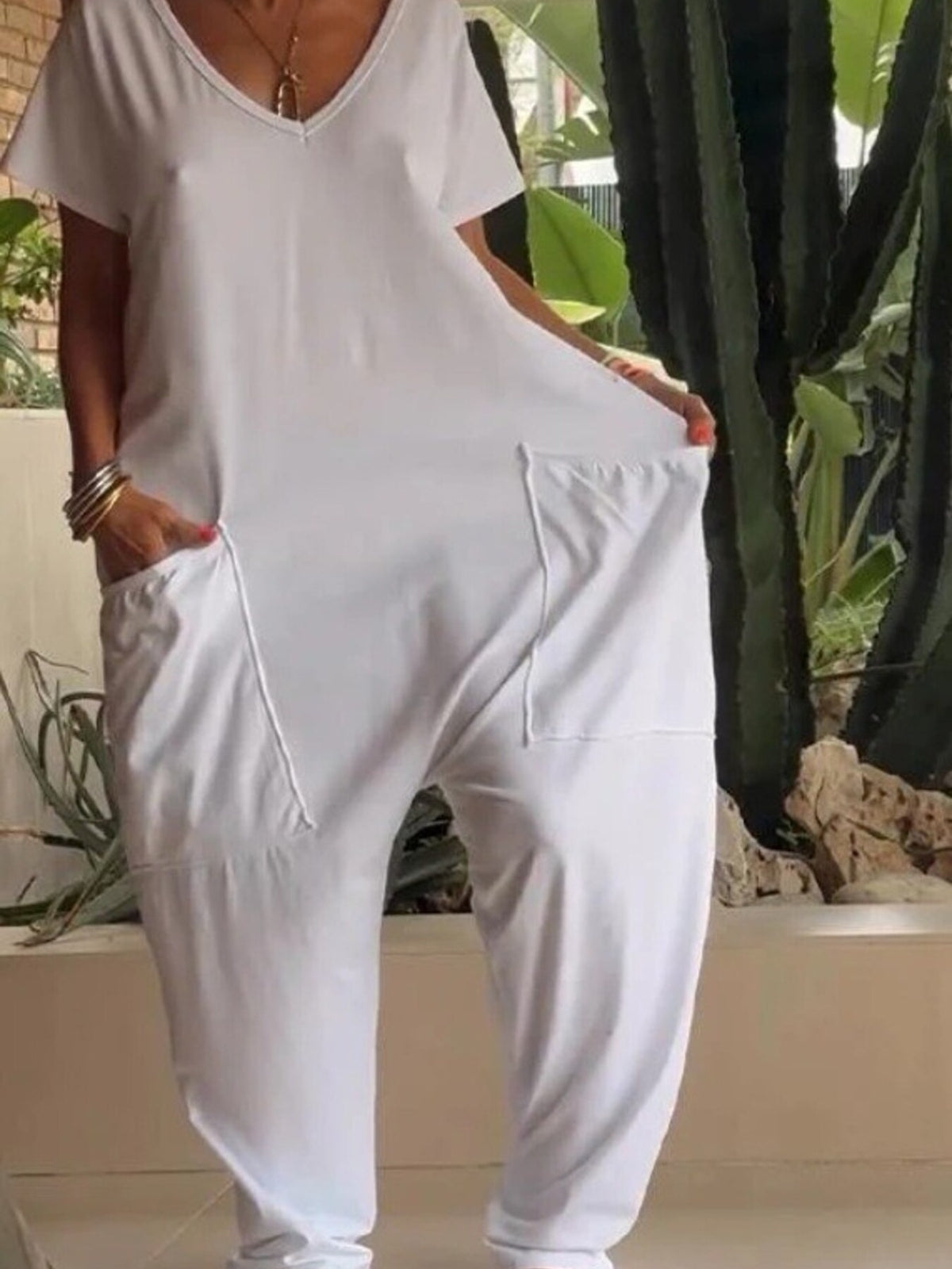 Loose V-neck Wide Leg Jumpsuit (3)