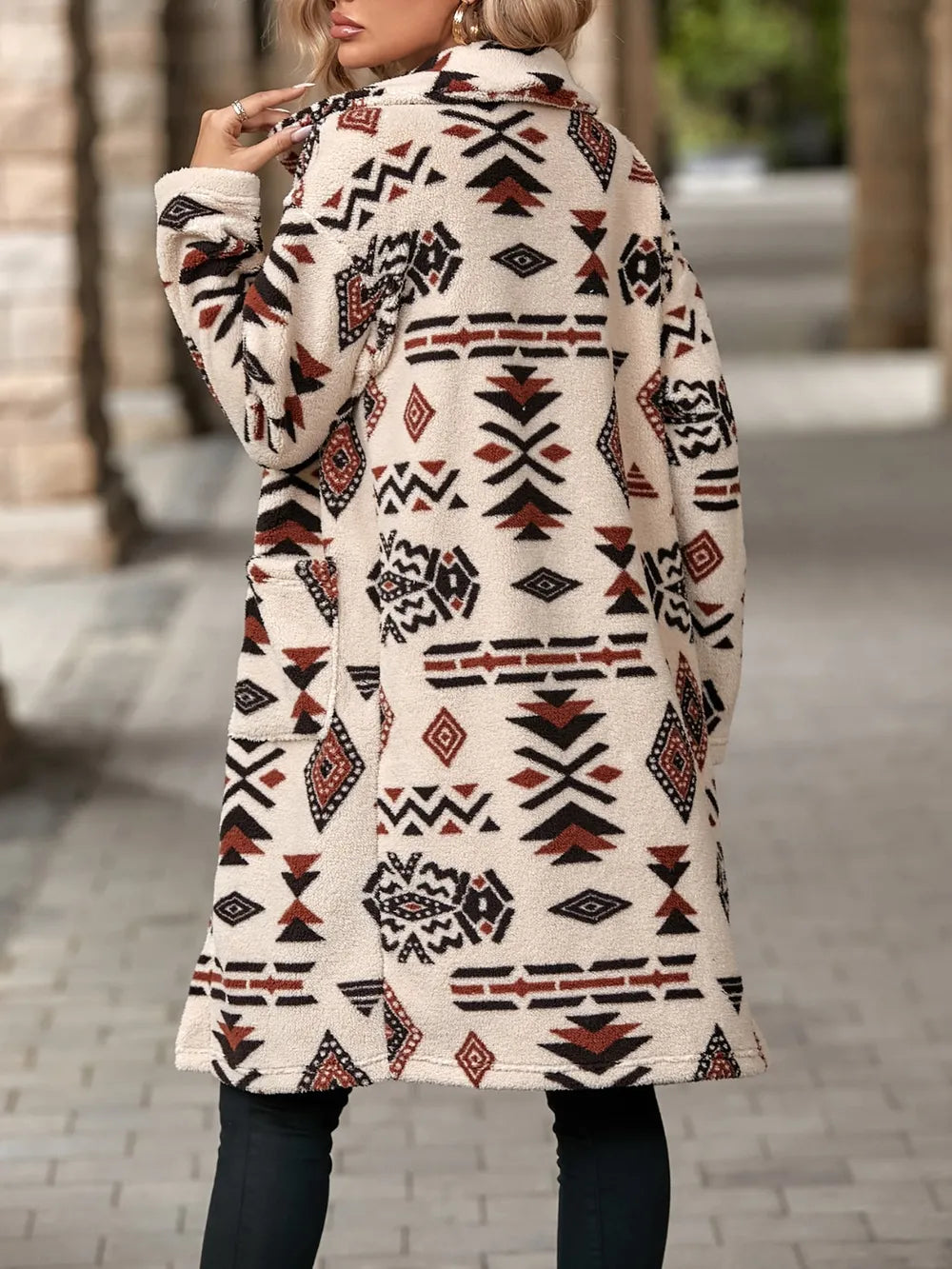 Geometric Pocketed Dropped Shoulder Coat (4)