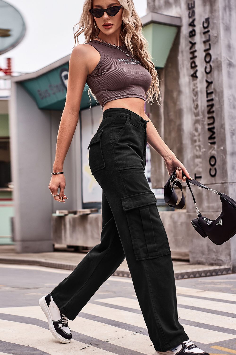 Buttoned High Waist Loose Fit Jeans (6)