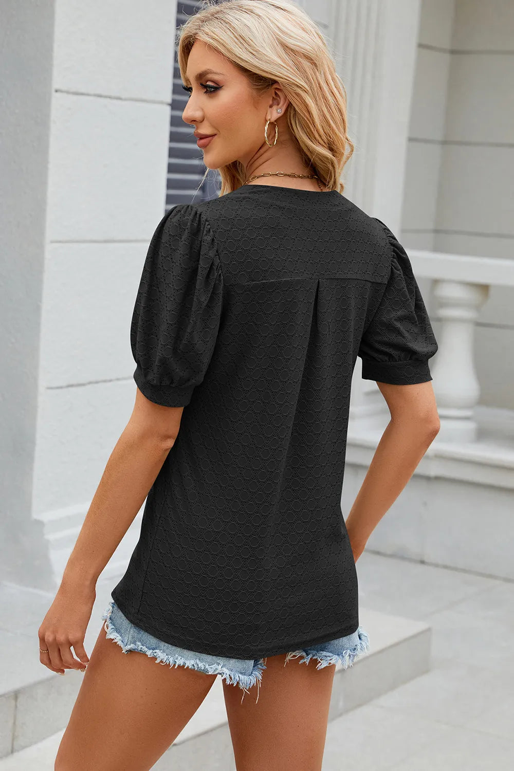 Eyelet Notched Puff Sleeve T-shirt (2)