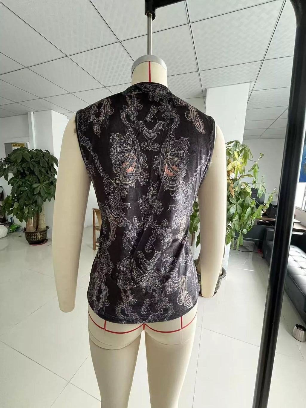 Full Size Paisley Print Ruffled Zip Front Tank Plus (7)