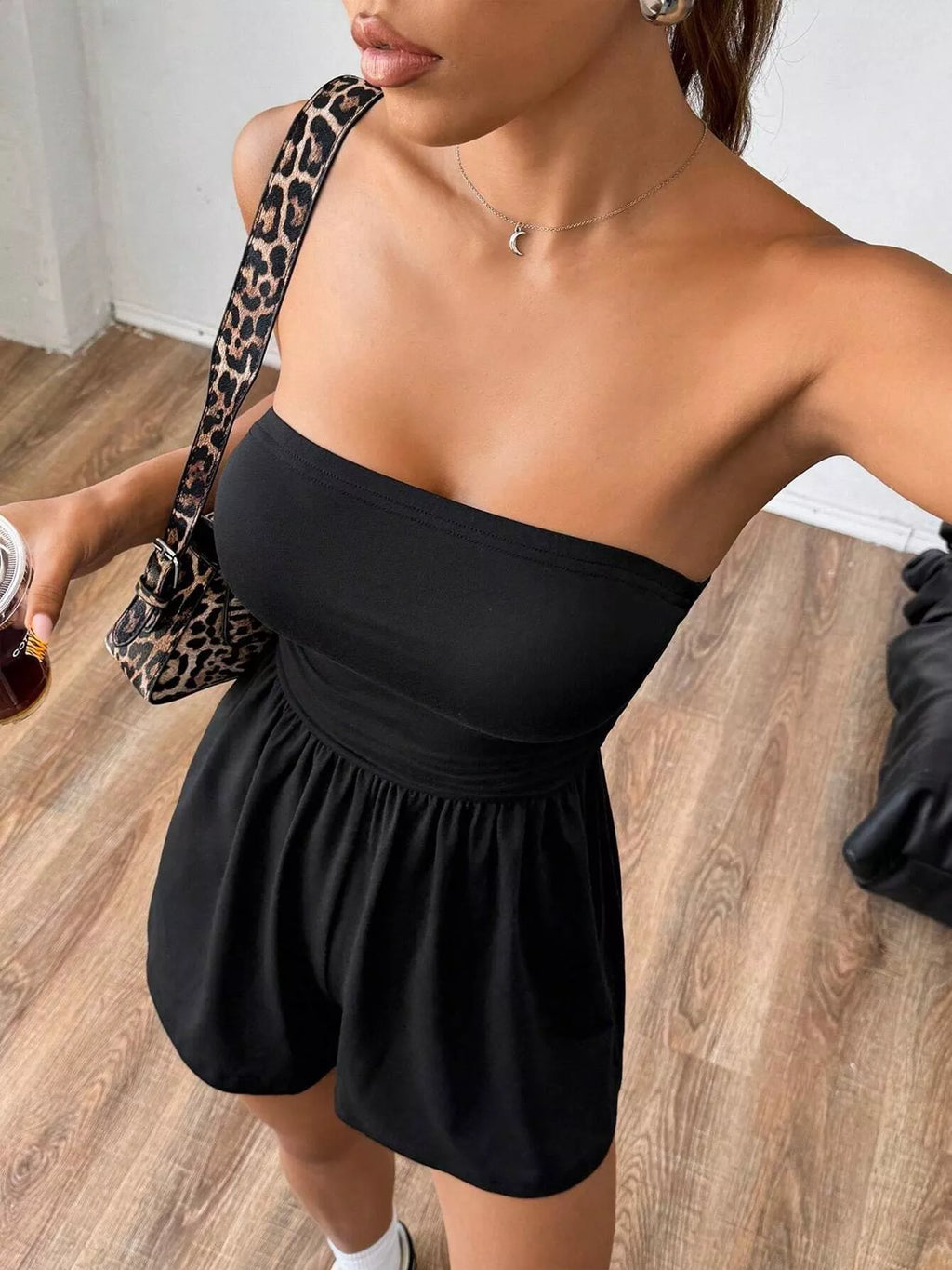 Chic Strapless Ruched Waist Romper (8)