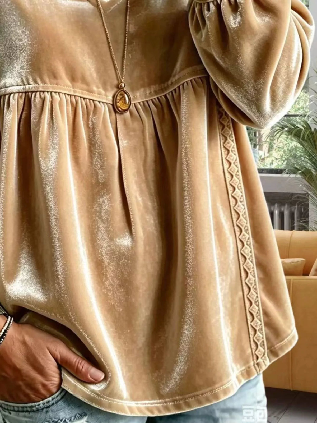 Full Size Velvet Lace Detail V-neck Blouse Plus (8)