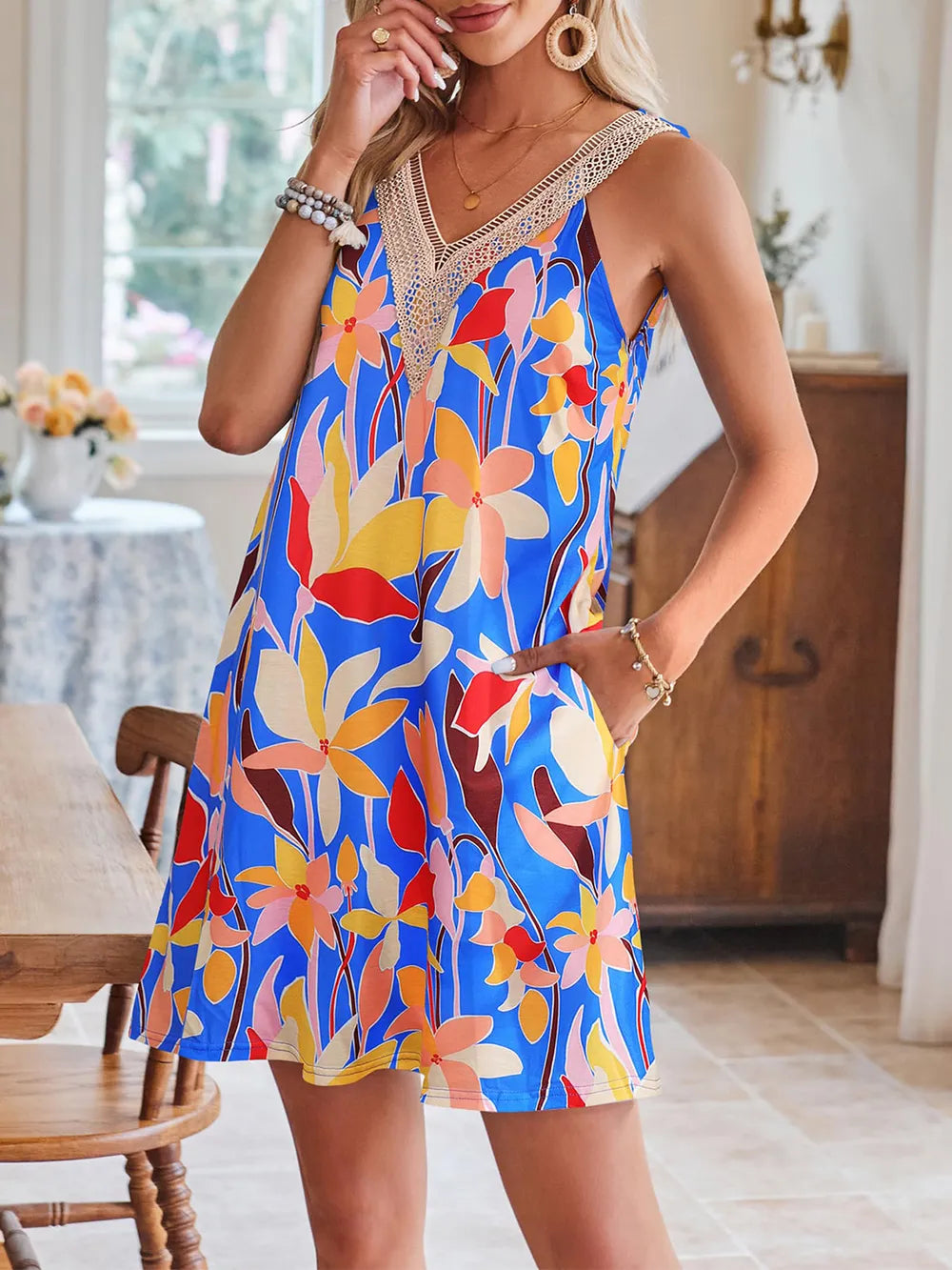 Lace Detail Printed V-neck Sleeveless Dress (17)